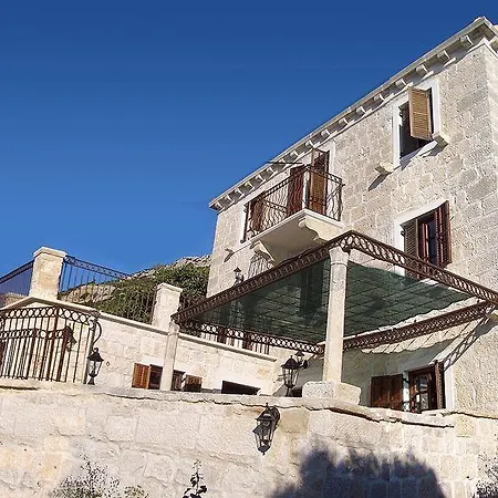 The Captain's House *